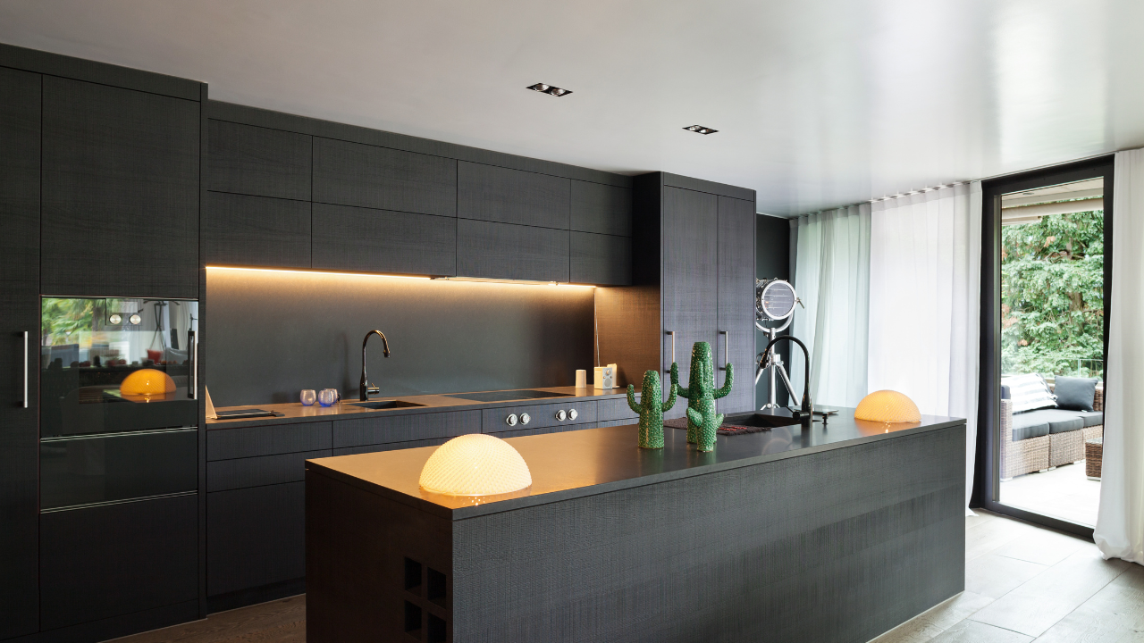 Innovative Smart Kitchen Remodeling With Integrated Digital Displays